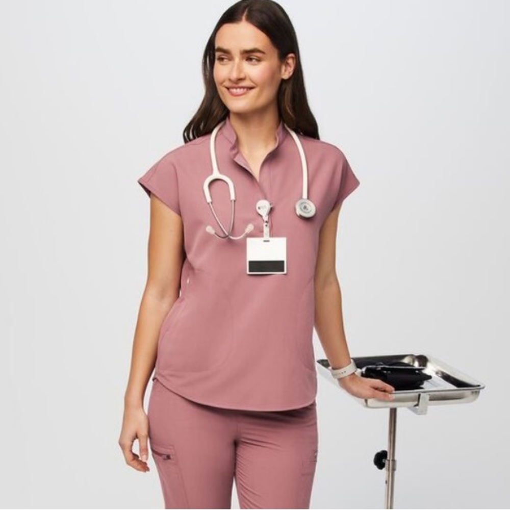 FIGS Scrub Top and Bottoms Mauve NWT